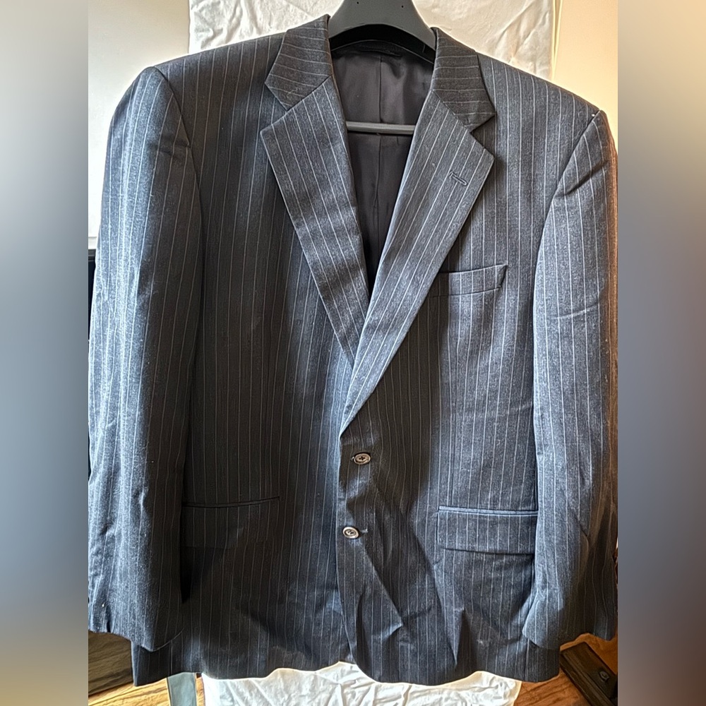 Brooks Brothers 1818 Wool Suit in Charcoal Pinstripe 44RE / W39